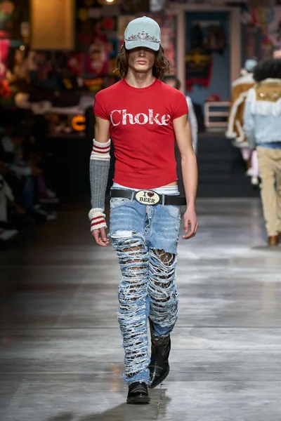Look 10